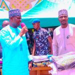 Nasarawa : Lawmaker-Hon. Musa Gude distributes rice, wrappers, fertilizers, cash to constituents